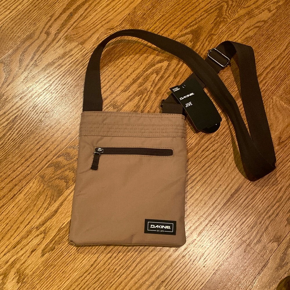 Dakine small crossbody pouch
